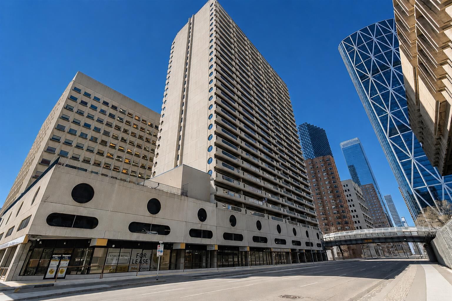 Property Photo:  221 6 Avenue SE 2712  AB T2G 4Z9 