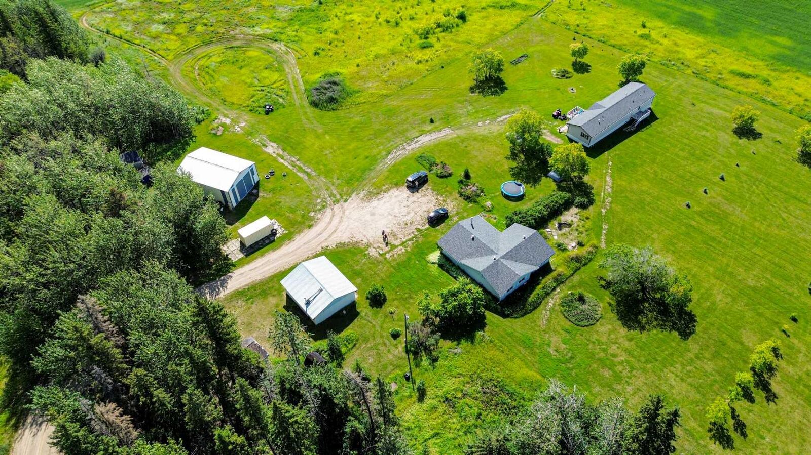 Property Photo: 5B 844071 Hwy 743 AB T8S 1S2