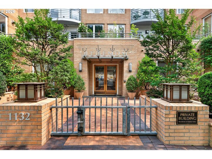 Property Photo:  1132 SW 19th Ave 309  OR 97205 