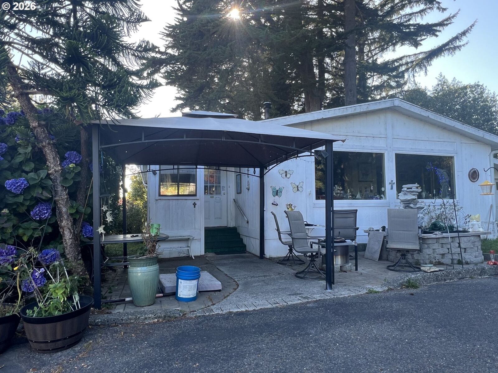 Property Photo: 16063 Driftwood Ln #8 OR 97415