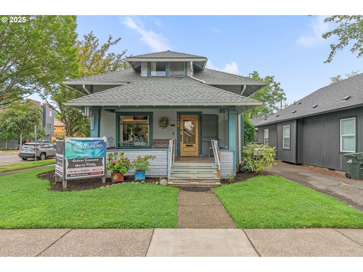 Property Photo:  1492 Pearl St  OR 97401 