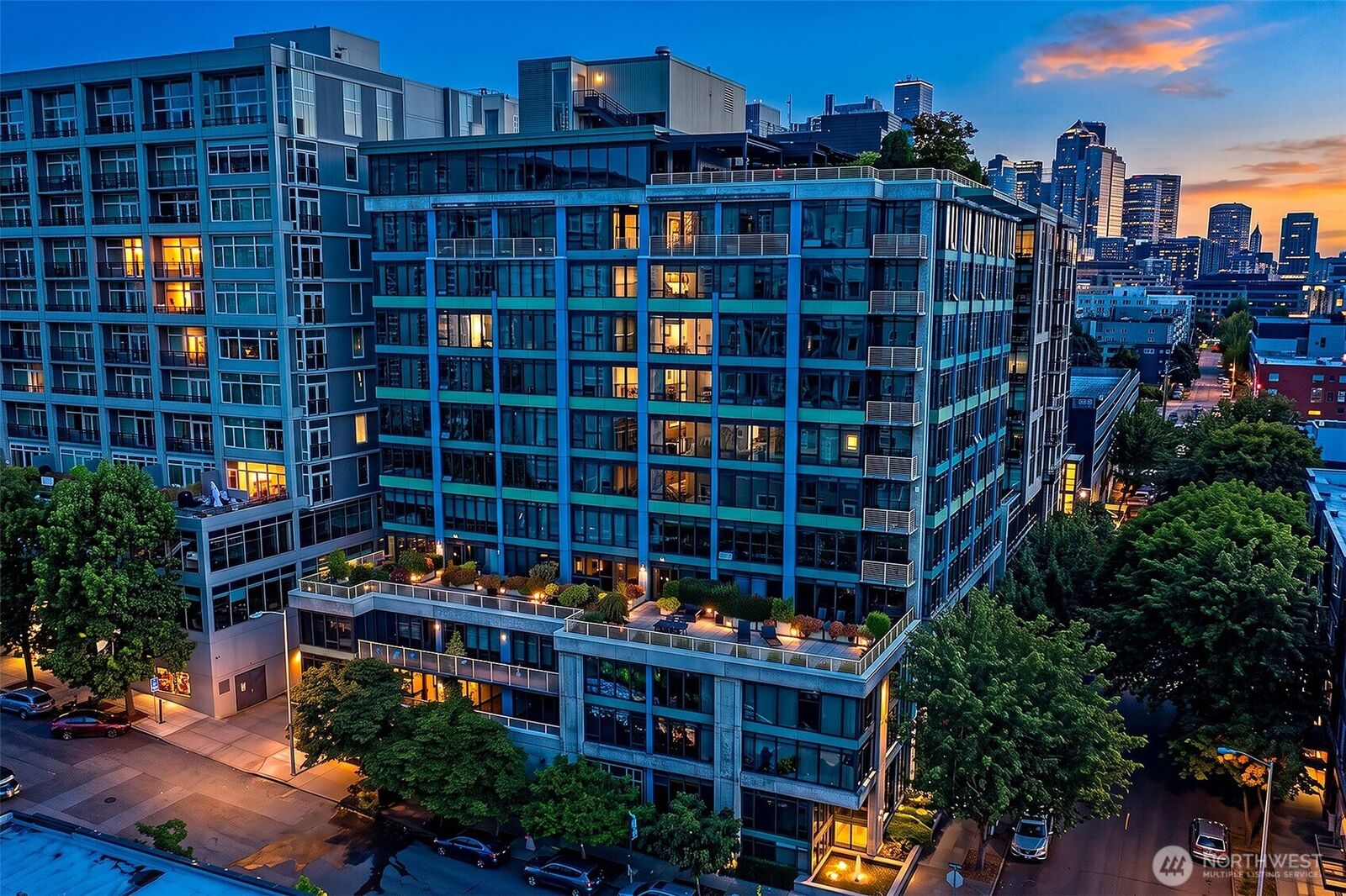 Property Photo:  2716  Elliott Avenue 605  WA 98121 