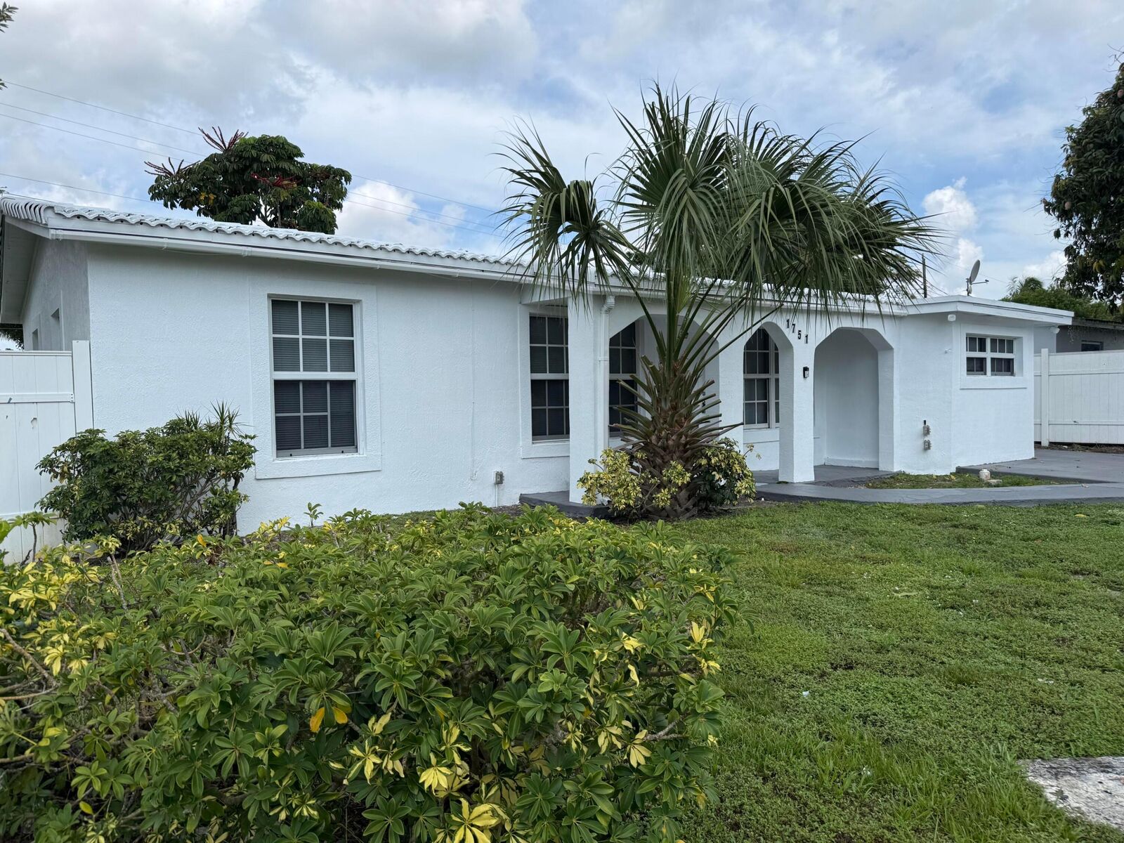 Property Photo:  1751 NW 34th Avenue  FL 33311 