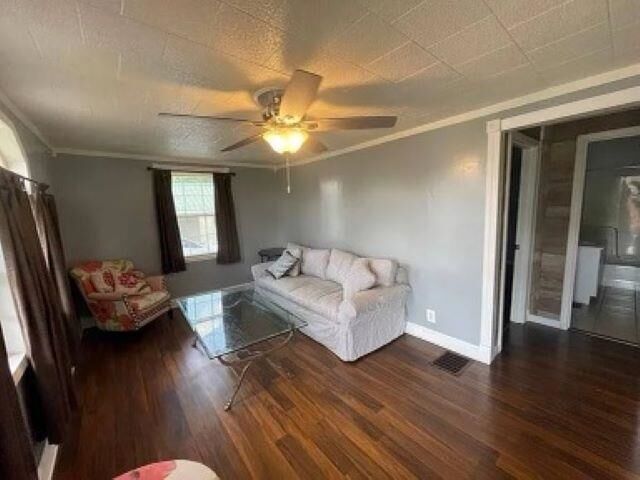 Property Photo: 323 Woodland Street KY 42717