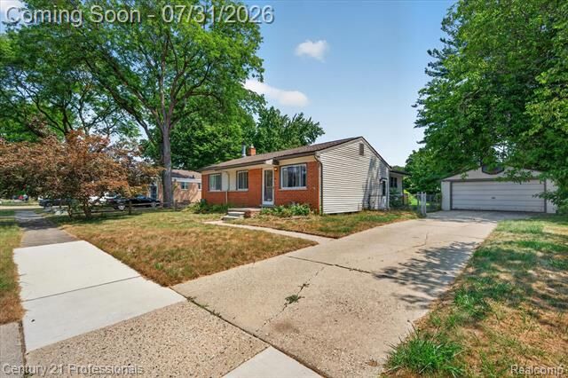 Property Photo: 18180 Deering Street MI 48152