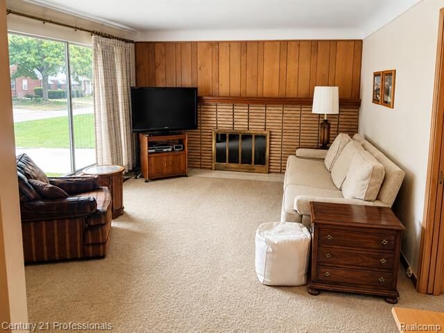 Property Photo:  18625 Shadyside Street  MI 48152 
