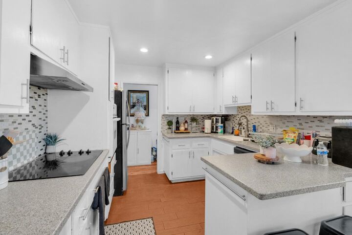 Property Photo:  1567 Hawes Court  CA 94061 