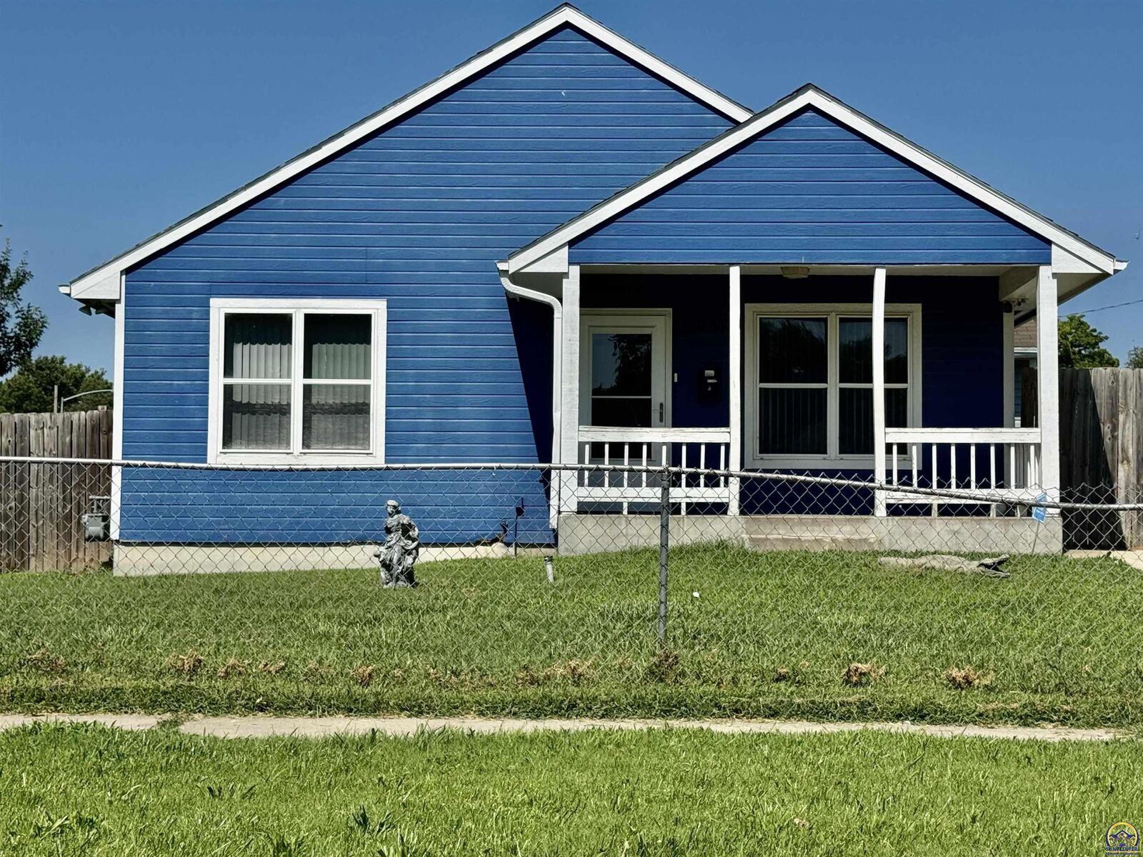 Property Photo: 1237 SW Lincoln St KS 66604