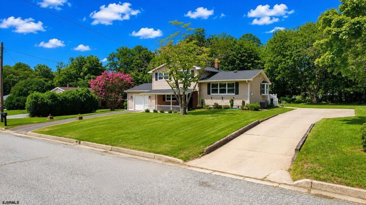 Property Photo:  1 Kennedy Dr  NJ 08302-3847 