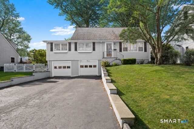Property Photo:  111 Mayweed Road  CT 06824 