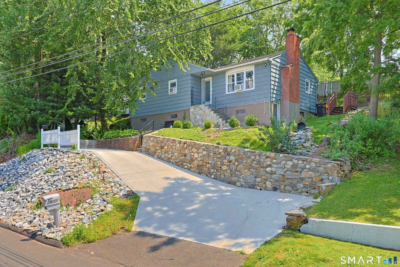 Property Photo:  125 Florence Street  CT 06512 