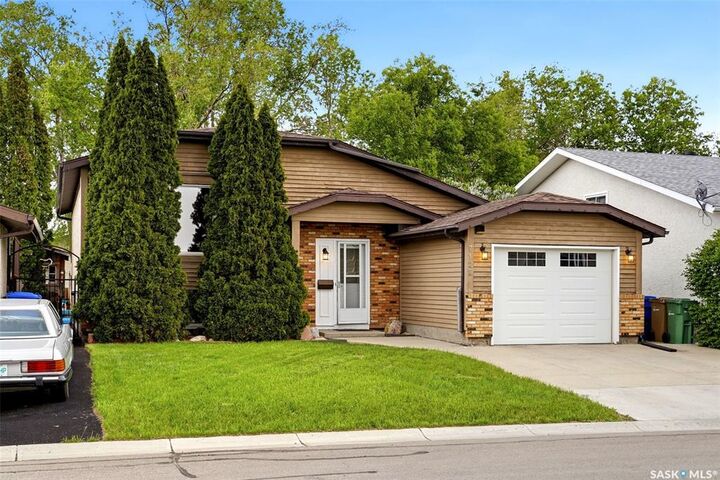 Property Photo:  7122 Lawrence Drive  SK S4X 3X6 