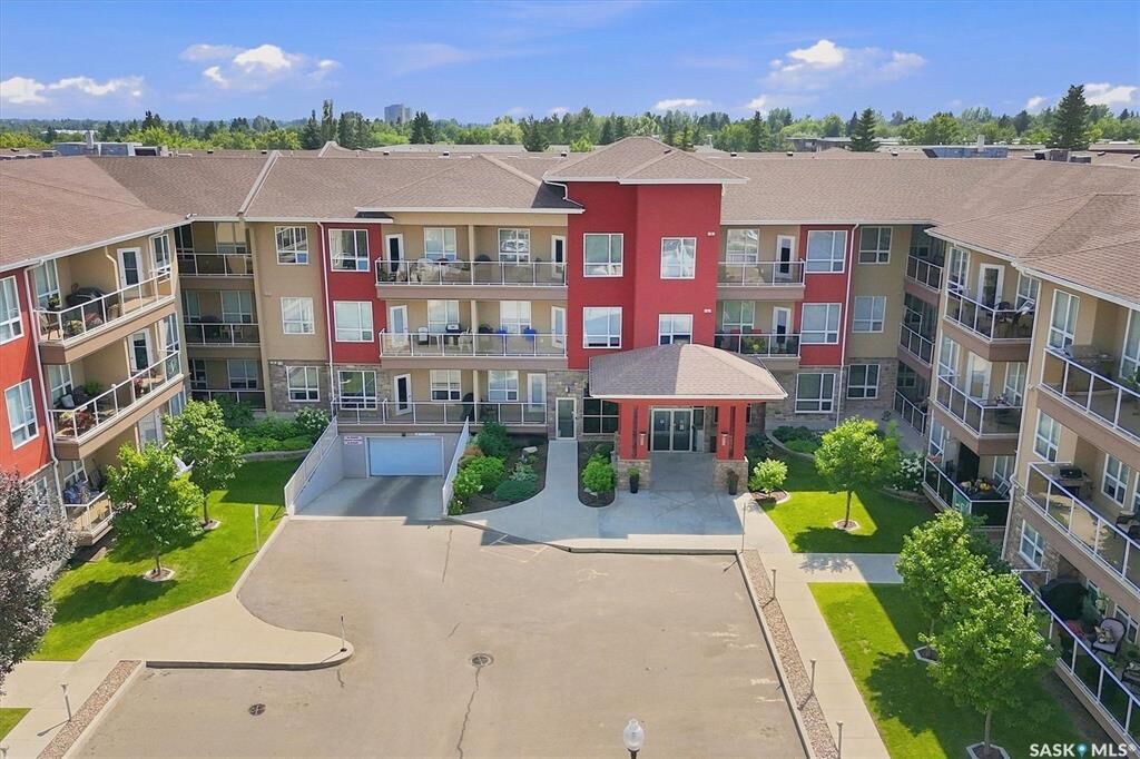 Property Photo: 1025 Moss Avenue 116 SK S7H 4C7