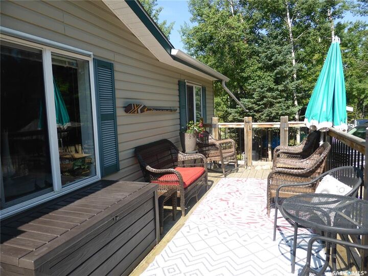 Property Photo:  737 Kenderdine Boulevard  SK S0M 1J0 