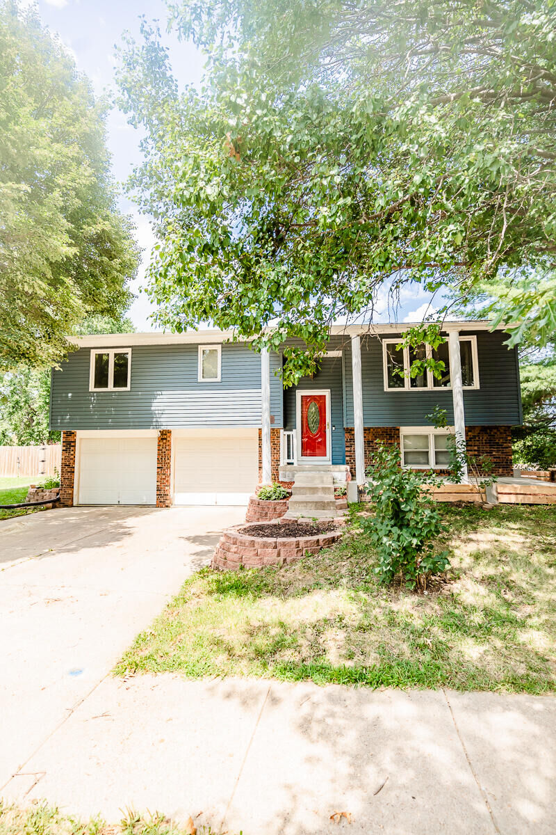 Property Photo:  1107 Valleyway Drive  IA 51534 