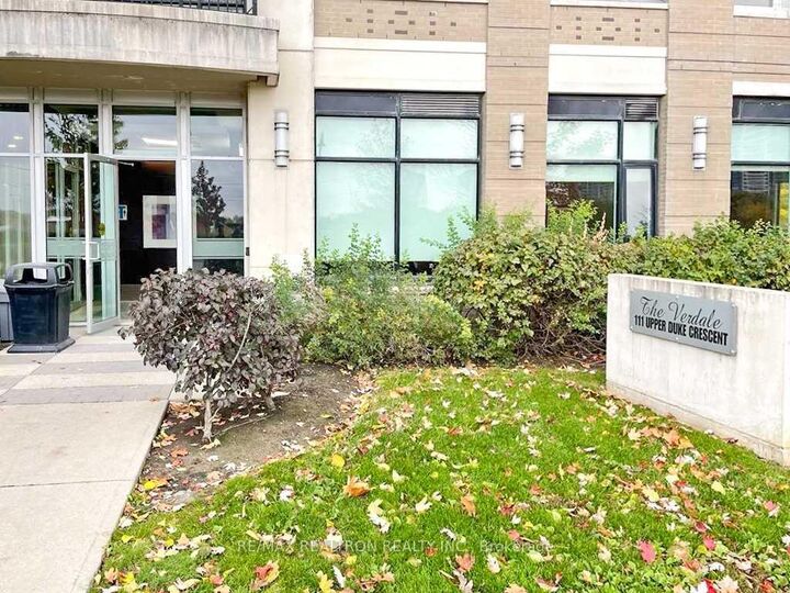 Property Photo: 111 Upper Duke Crescent 701 ON L6G 0C8