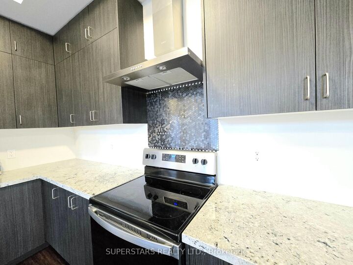 Property Photo:  28 Armillo Place  ON L6E 0V4 