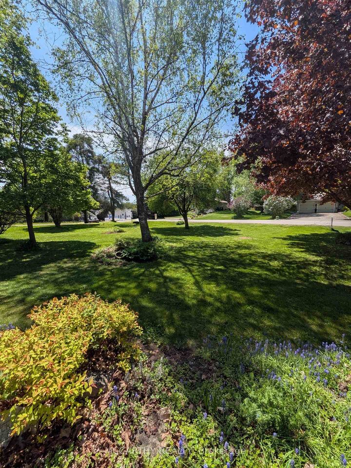 Property Photo: 11 Lynda Avenue ON L9W 1Z4