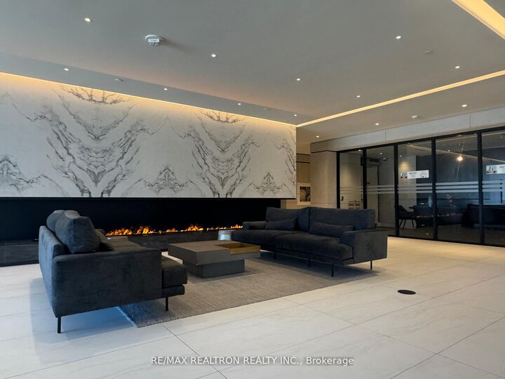 Property Photo:  30 Upper Mall Way A-620  ON L4J 0L7 