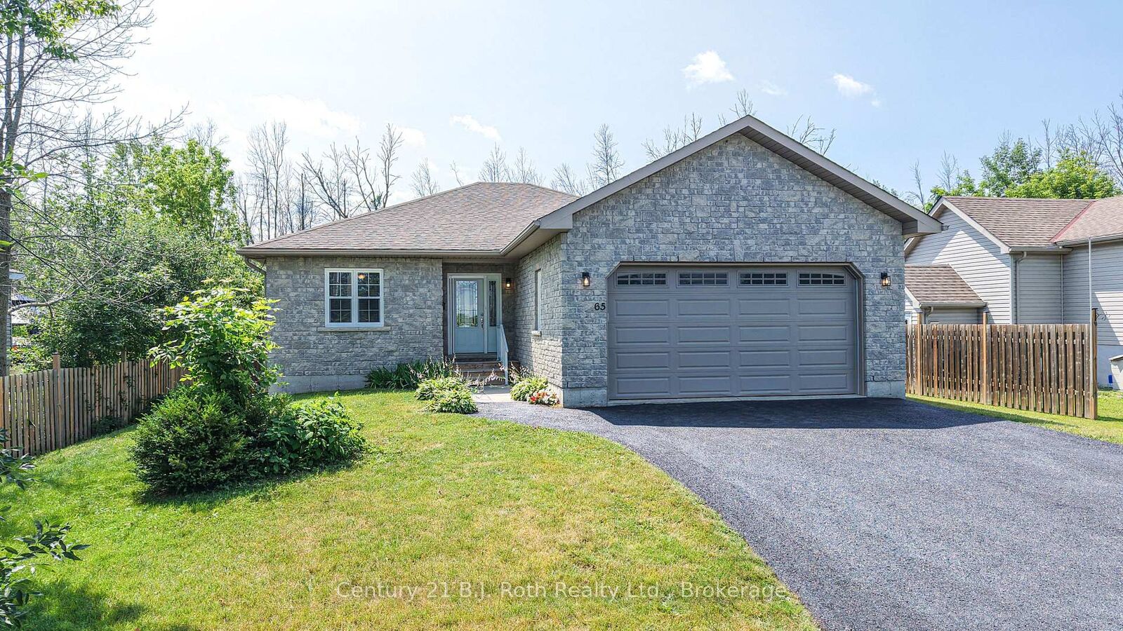 Property Photo: 65 Courtland Street ON L3V 1A6