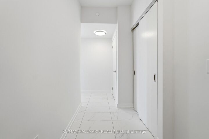 Property Photo:  5 Wellington Street S 1406  ON N2G 0E3 