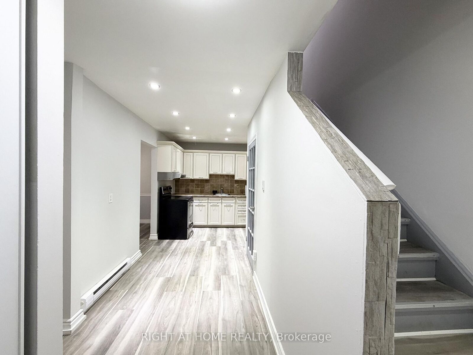 Property Photo:  1010 Glen Street 91  ON L1J 6J2 