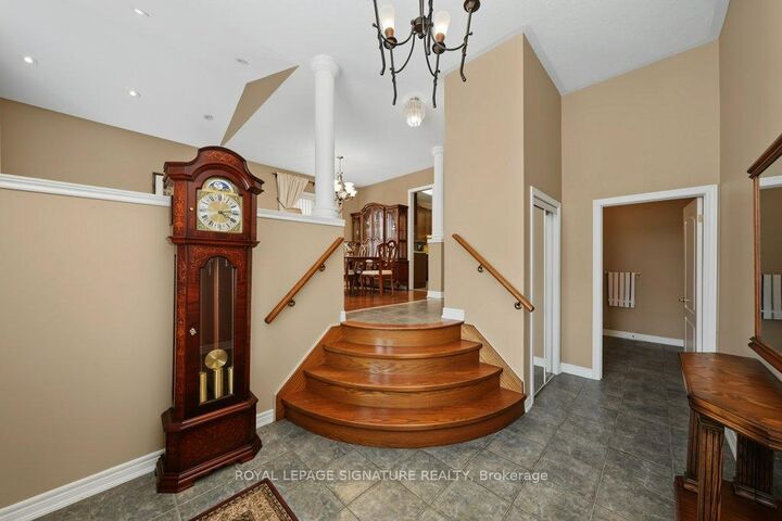 Property Photo: 26 Saint Clare Boulevard ON L4H 2A2