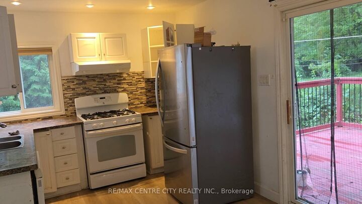 Property Photo:  1473 Oakdale Street  ON N5X 1J8 