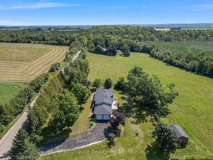 Property Photo: 36 Sugar Bush Road ON L0B 1L0