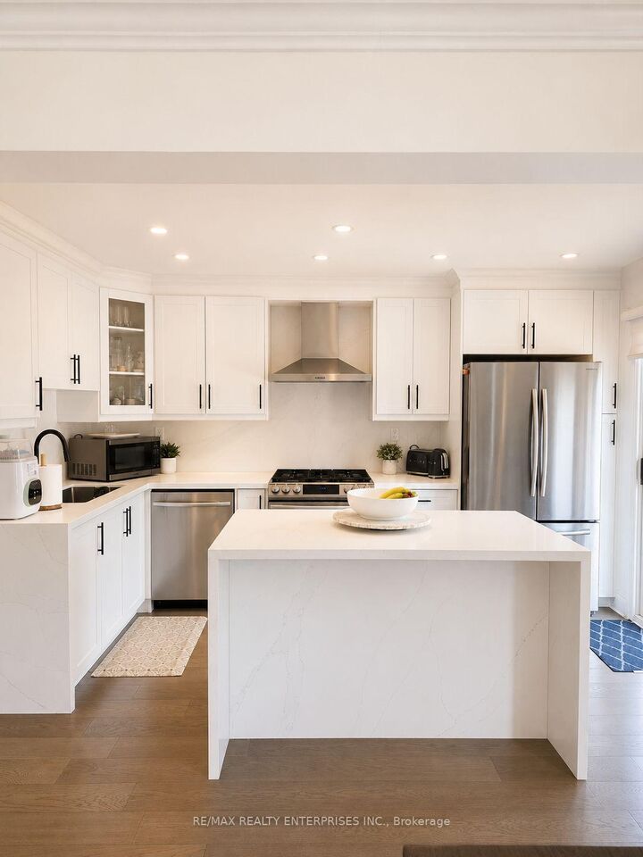 Photo de la propriété:  6681 Harlow Road Main &Amp 2nd Floor  ON L5N 4T4 