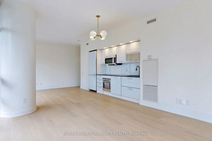 Property Photo:  33 Charles Street E 603  ON M4Y 1R9 