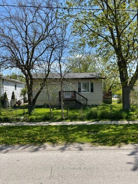Property Photo:  45 Powerview Avenue  ON L2S 1V5 