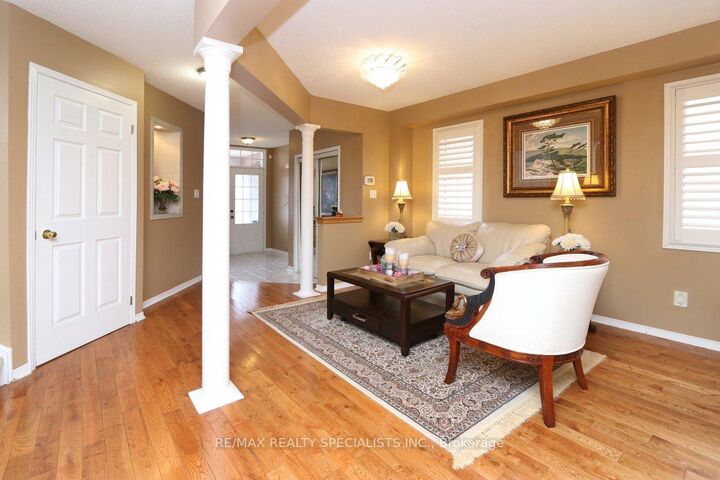 Property Photo: 5817 Questman Hollow ON L5M 6N8