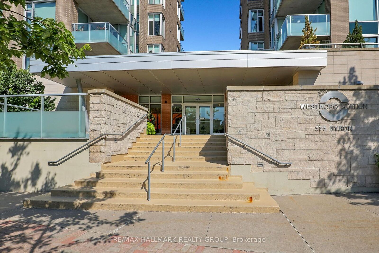 Property Photo: 575 Byron Avenue 411 ON K2A 1R7