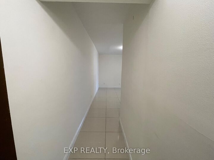 Photo de la propriété:  258 Lakeshore Road E 202  ON L5G 1G9 