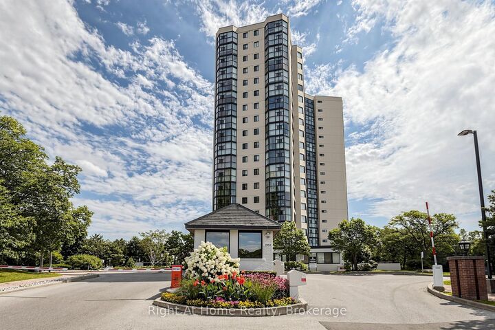 Property Photo: 1360 Rathburn Road E 1509 ON L4W 4H4