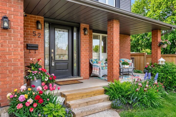 Property Photo: 52 Beckett Drive ON N3T 6G2