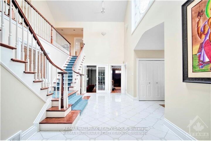 Property Photo: 23 Davidson Drive ON K1J 6L7