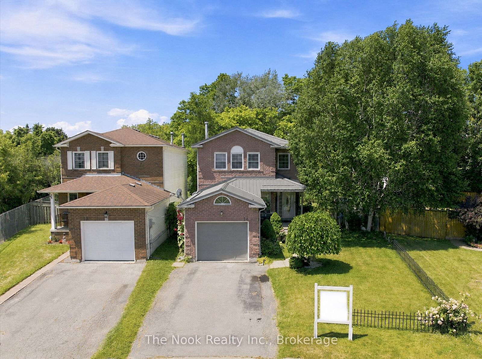 Property Photo:  14 Curtis Court  ON L1A 4H5 