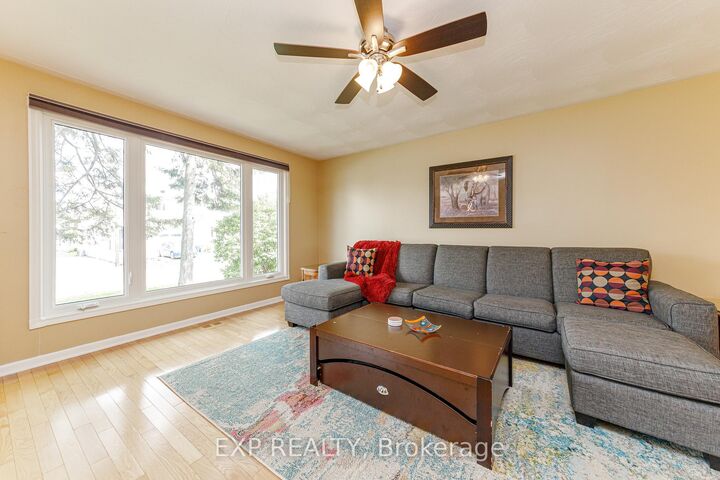 Property Photo: 1642 Valmarie Avenue ON K2C 1W1
