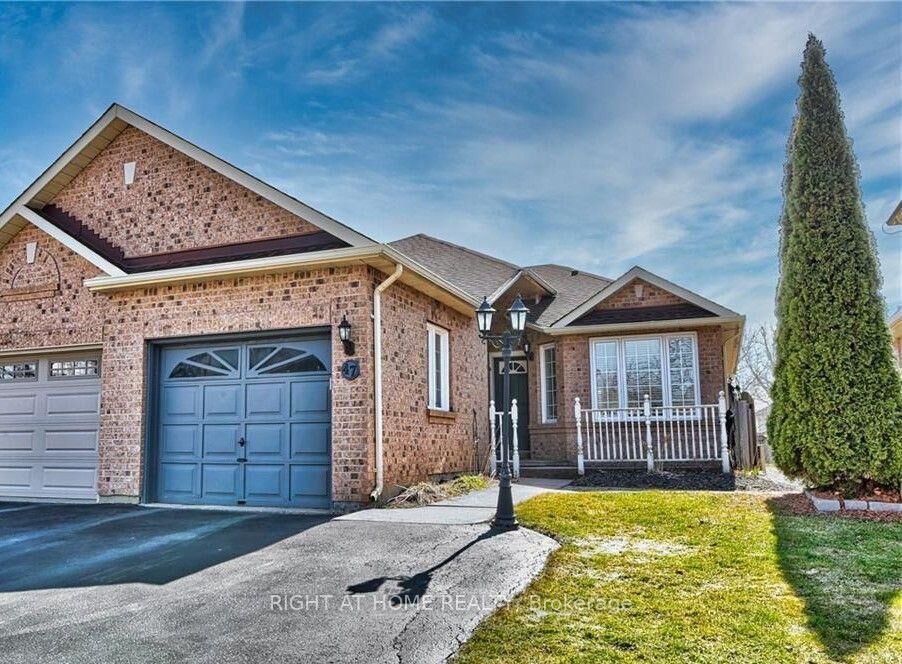 Property Photo: 47 Jackson Court W ON L3C 7G2