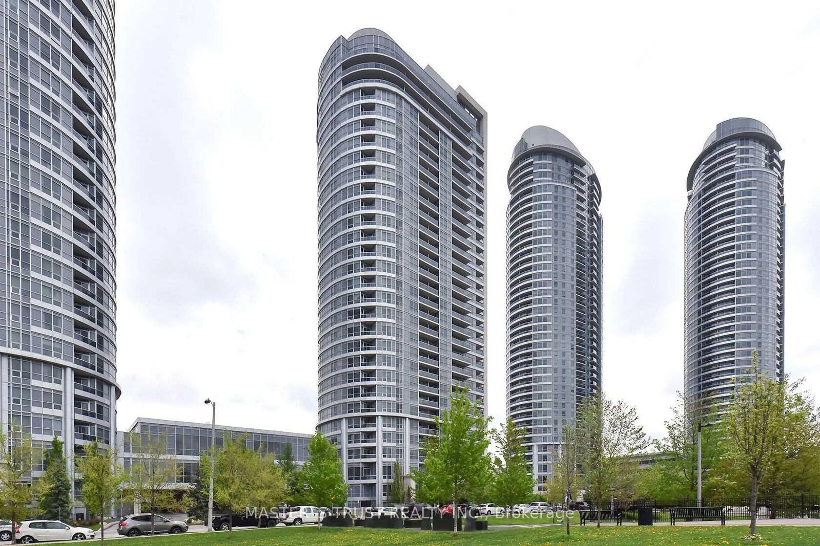 Property Photo:  151 Village Green Square 2606  ON M1S 0K5 