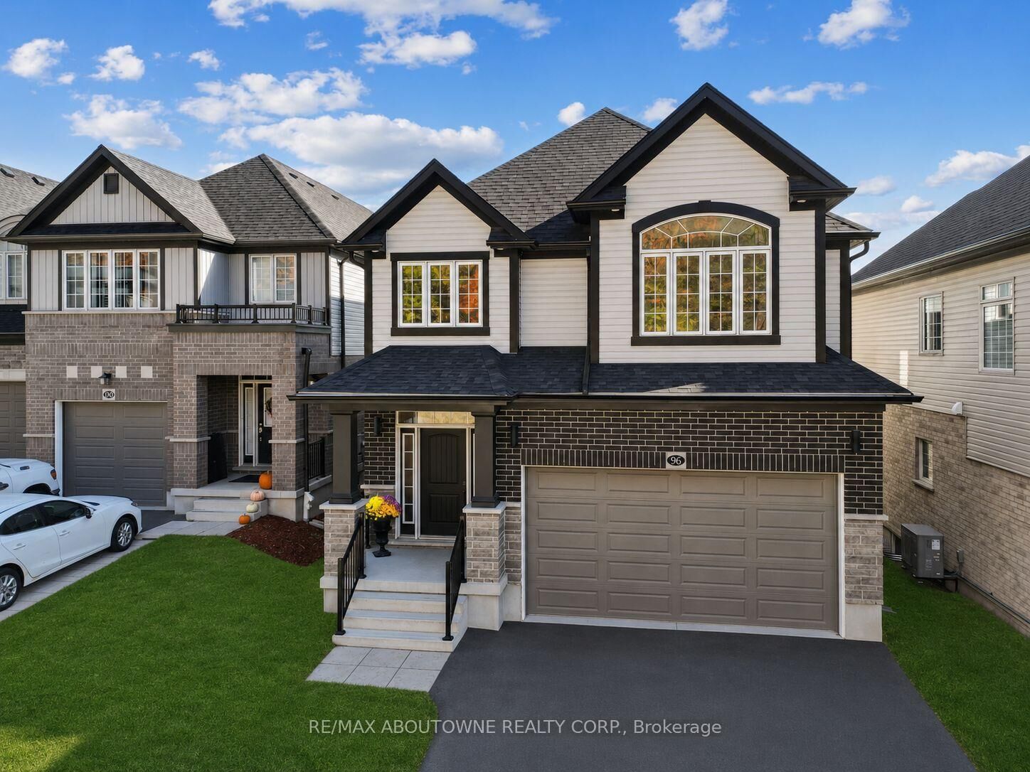 Property Photo: 96 Nathalie Street ON N2E 0H9