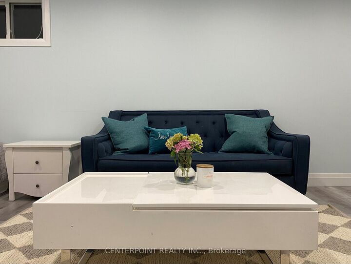 Property Photo:  85 Montressor Drive Bmt  ON M2P 1Z3 
