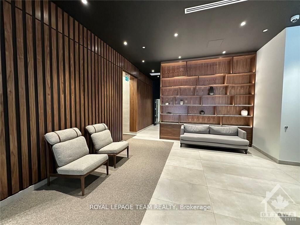 Property Photo:  340 Queen Street 1803  ON K1R 0G1 
