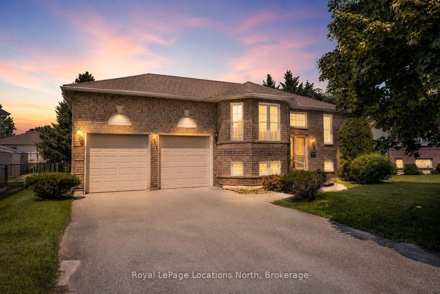 Property Photo:  31 Brouwer Crescent  ON L9Z 1L8 