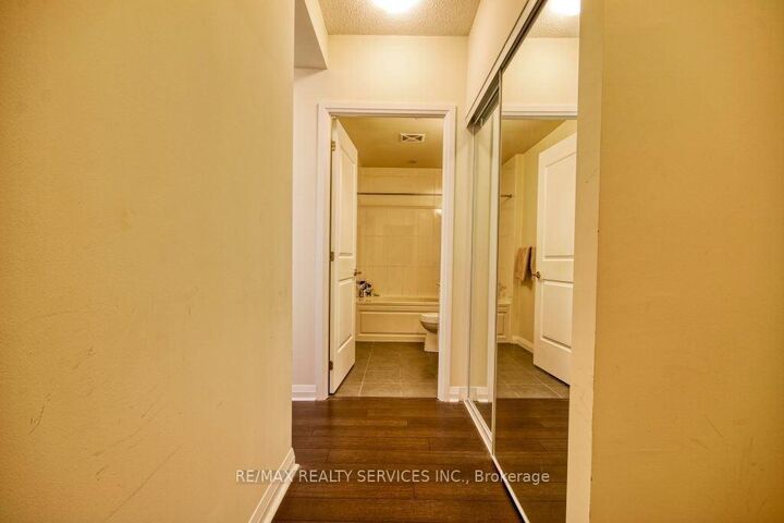 Property Photo: 5025 Four Springs Avenue 1202 ON L5R 0G5