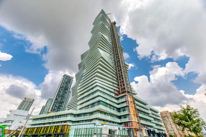 Property Photo:  3883 Quartz Road 6009  ON L5B 0M4 