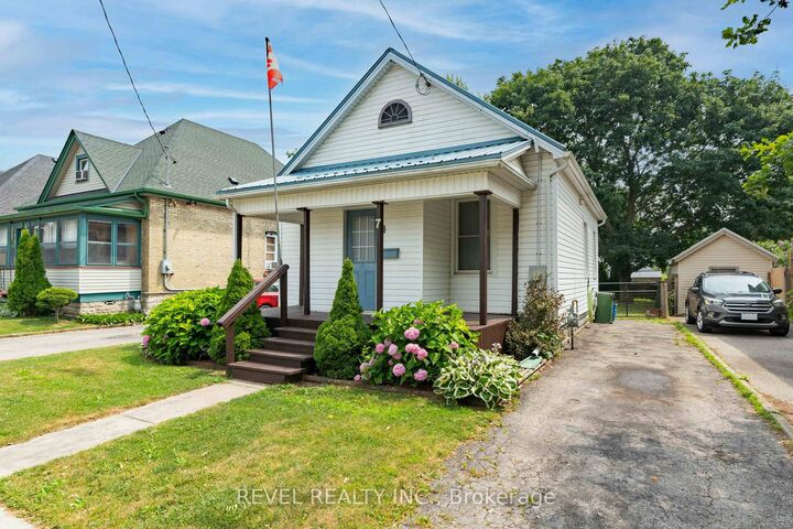 7 Maple Street — photo 1