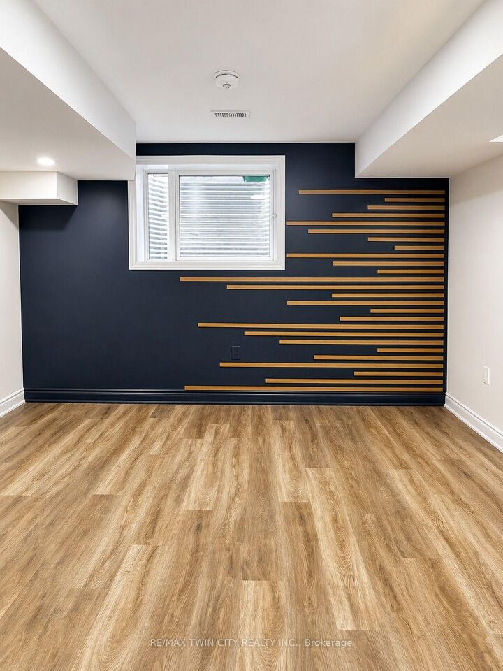 Property Photo:  423 Tealby Crescent Basement  ON N2J 4Y8 
